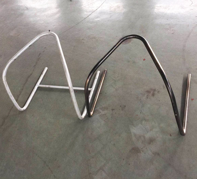 modello campione di piegatubi idraulica grande