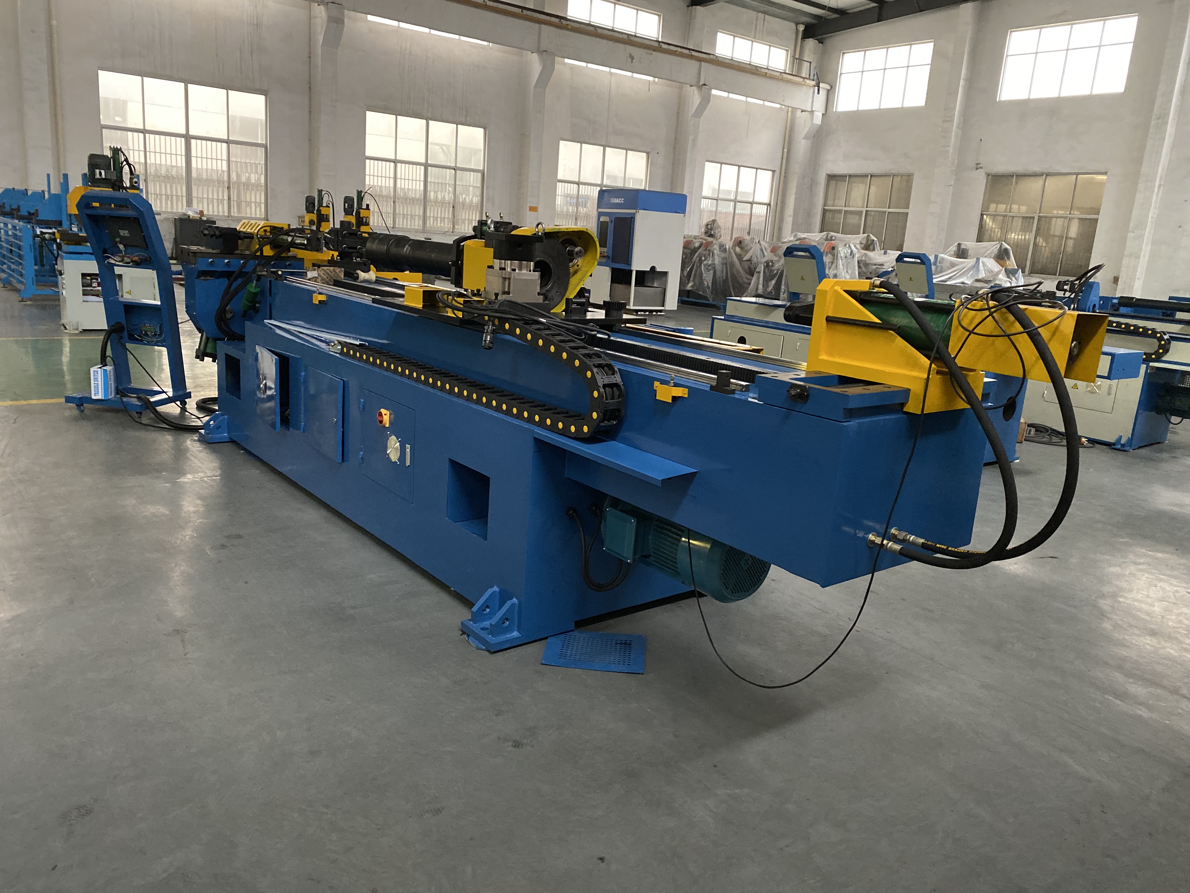 macchina piegatubi di alluminio